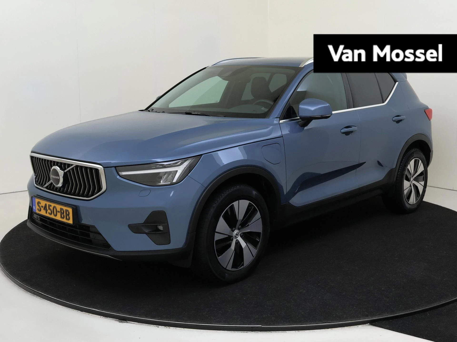 Volvo-XC40-image-0