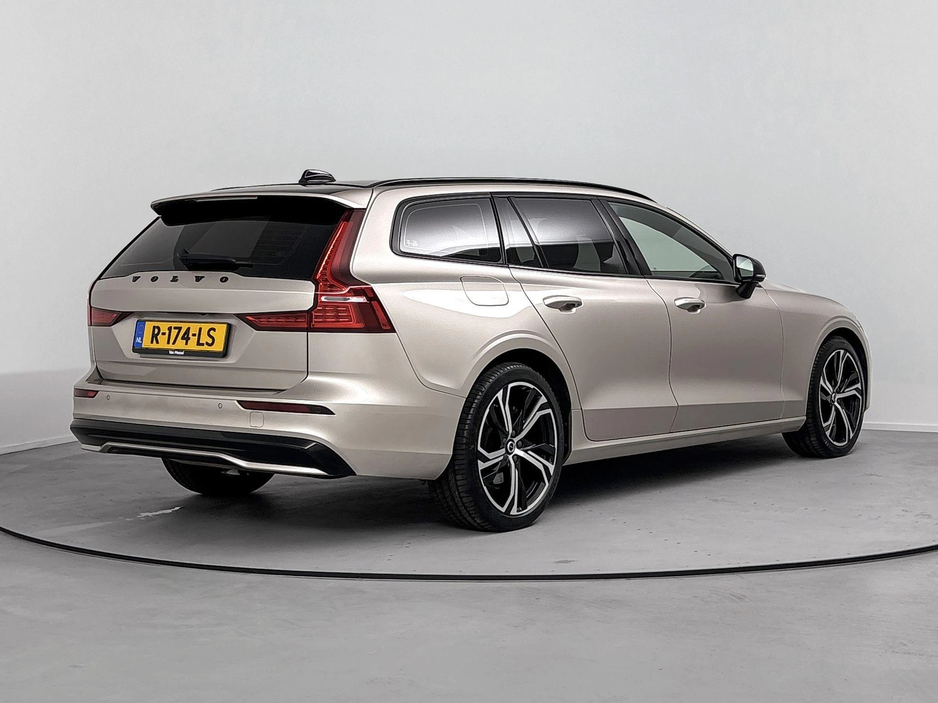 Volvo-V60-image-3