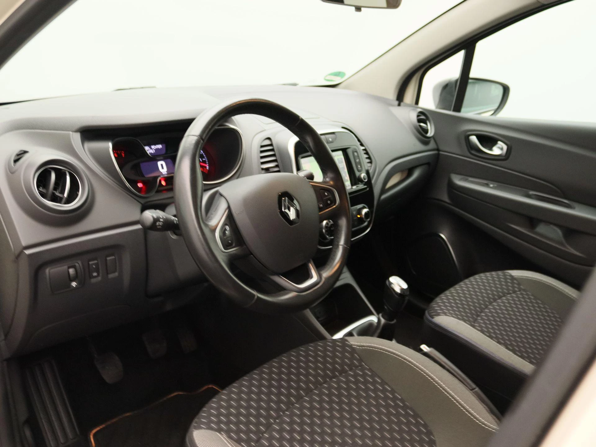 Renault-Captur-image-20