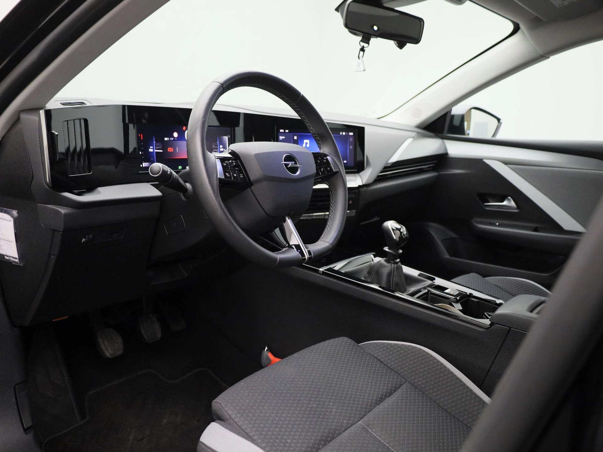 Opel-Astra-image-30