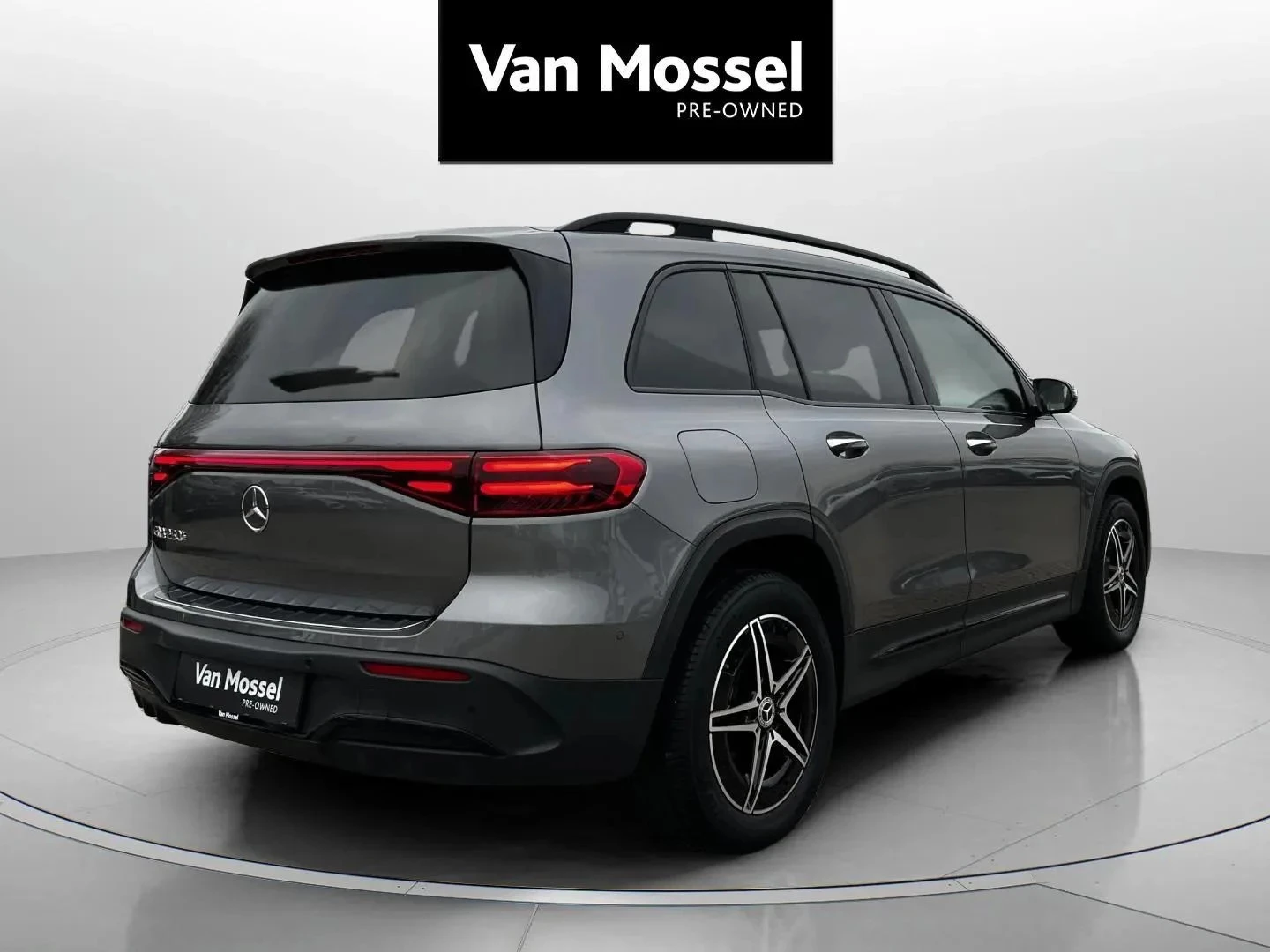 Mercedes-Benz-EQB-image-4