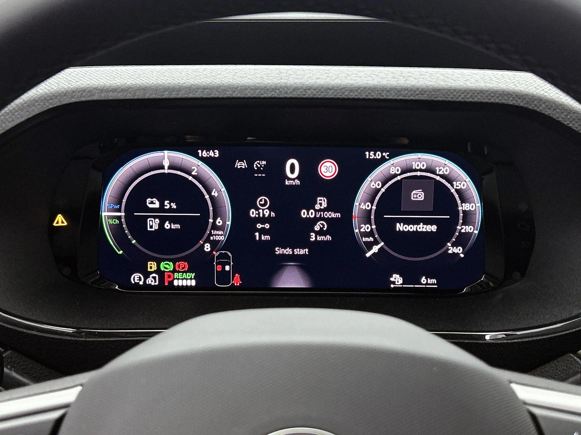 Volkswagen-Caddy-image-22