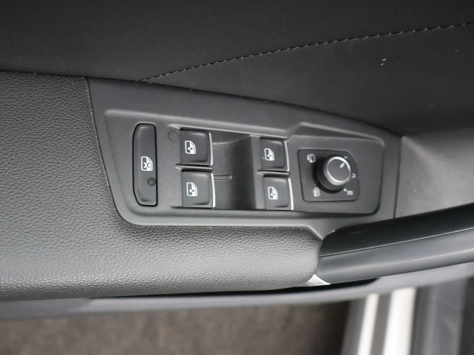 Volkswagen Tiguan Tiguan Comfortline 1.4TSI 150PK *TREKHAAK*LEDER*PANODAK*ACC*CAMERA*PDC*...*