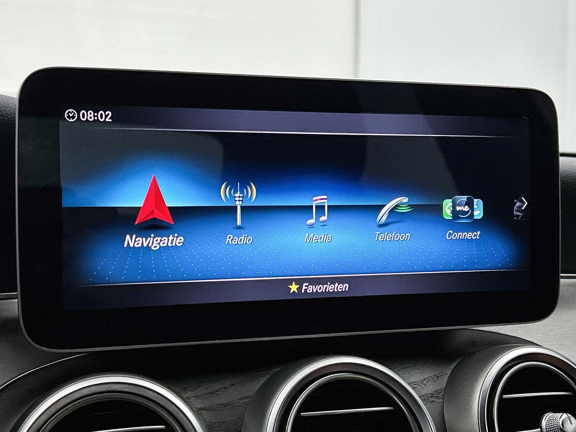 Mercedes-Benz-C-Klasse-image-25