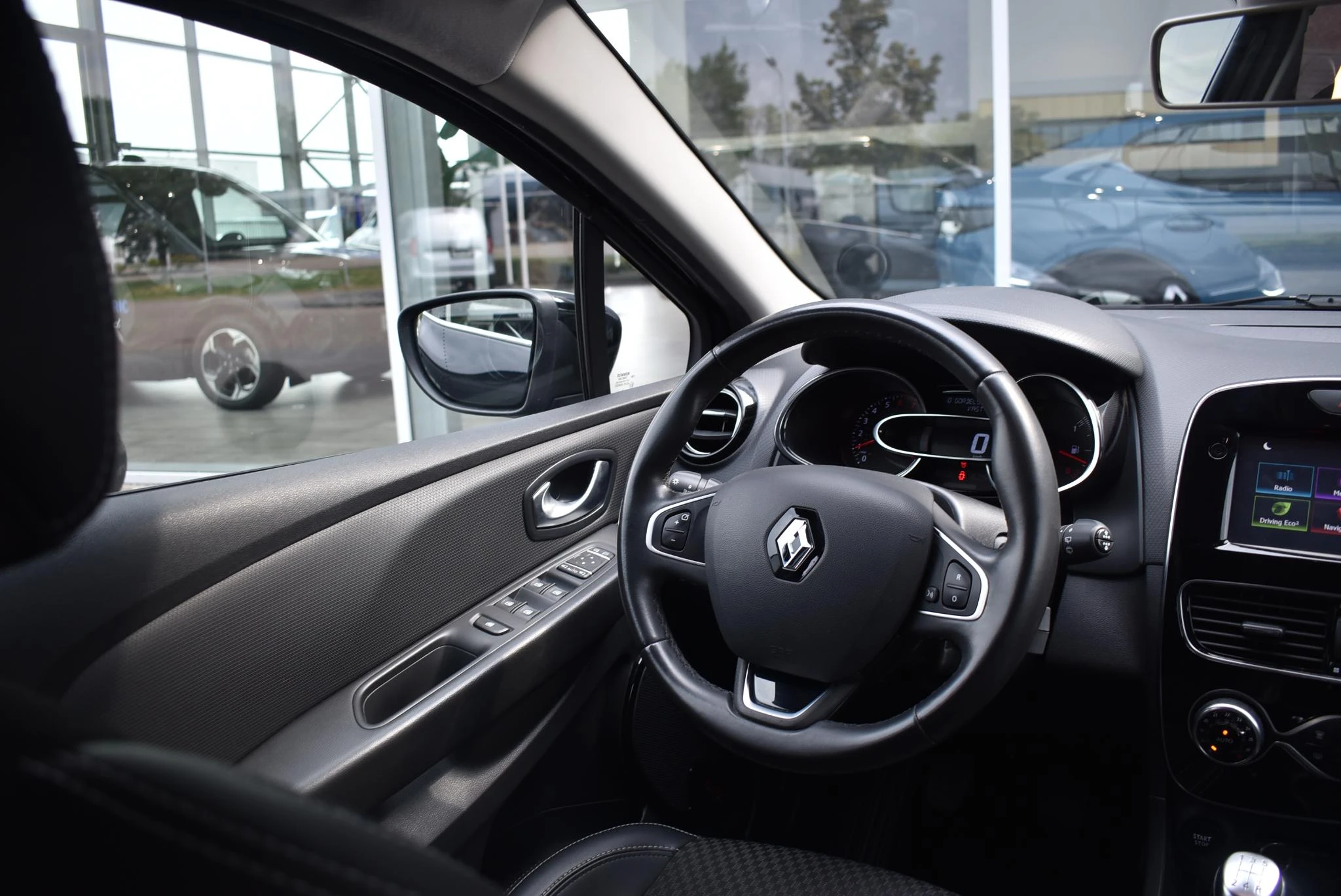 Renault-Clio-image-33