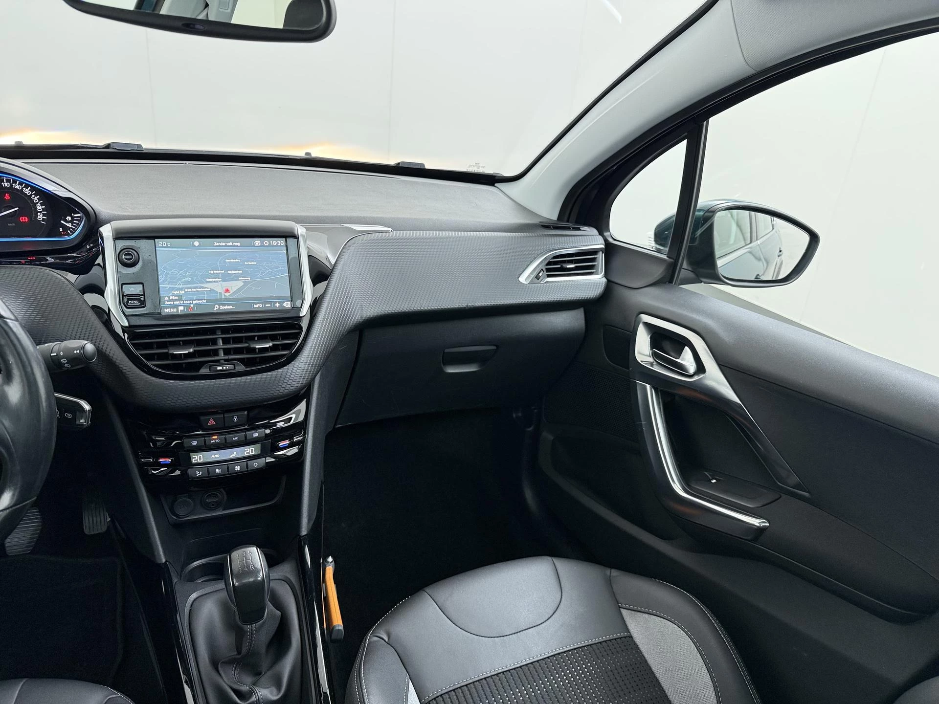 Peugeot 2008 1.2 PureTech Allure
