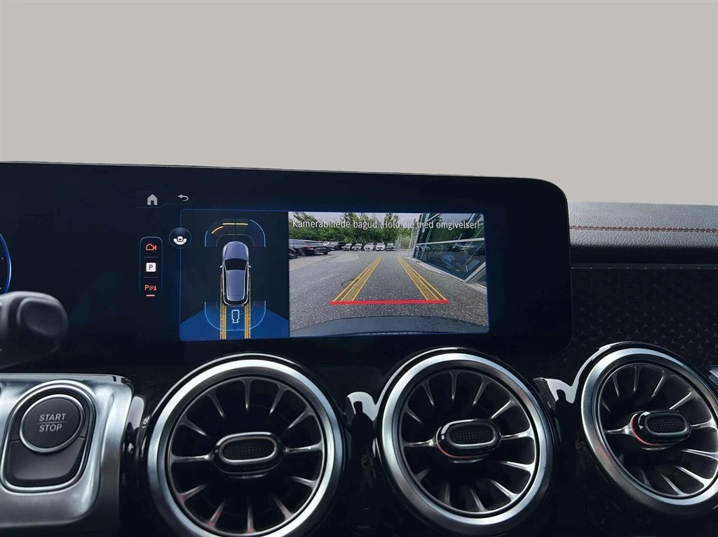 Mercedes-Benz-EQB-image-15