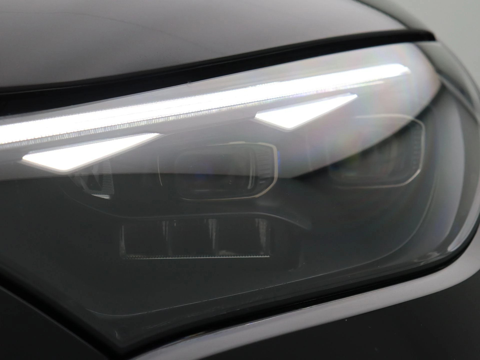 Mercedes-Benz-EQE-image-15