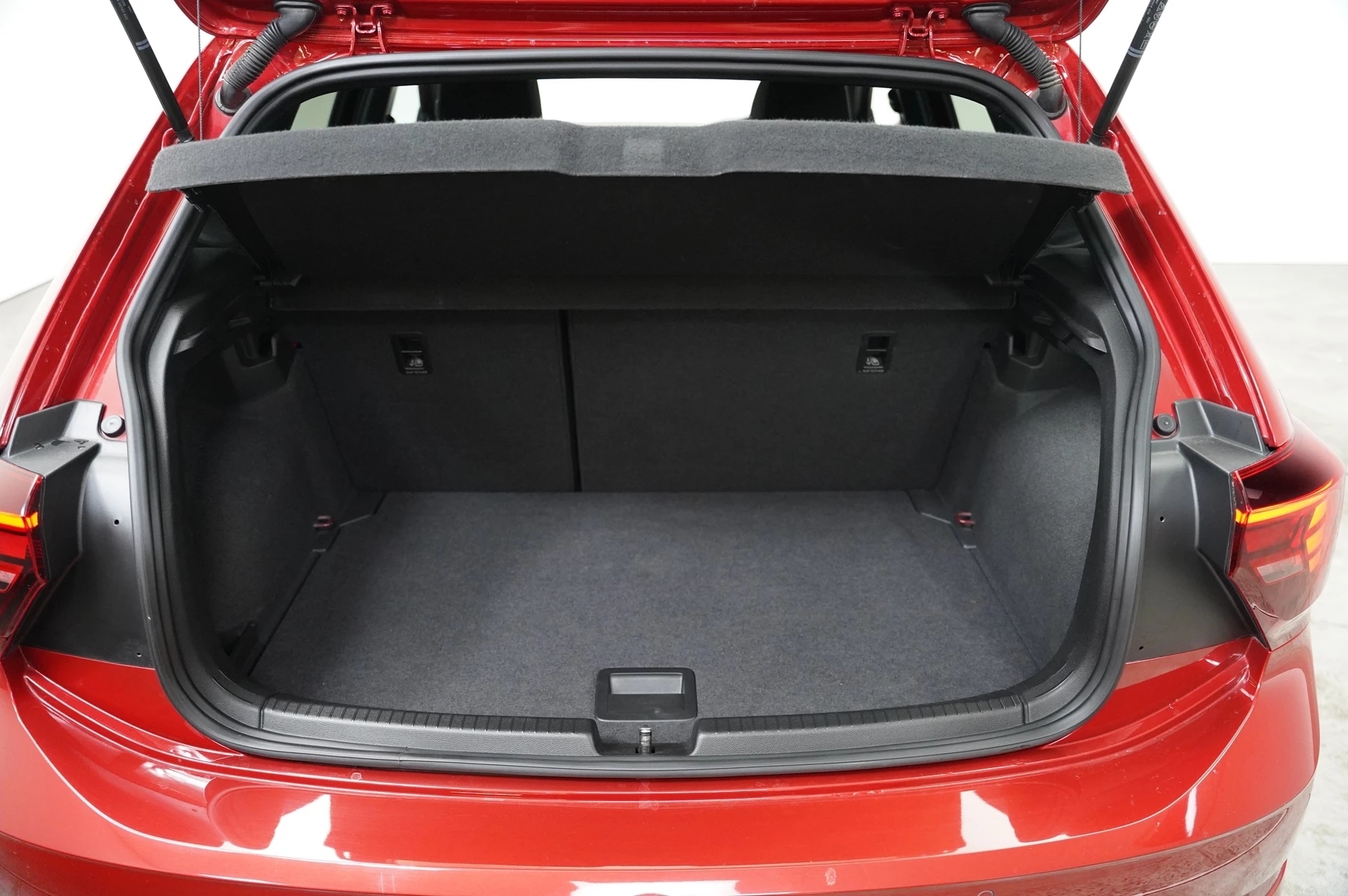 Volkswagen-Polo-image-11