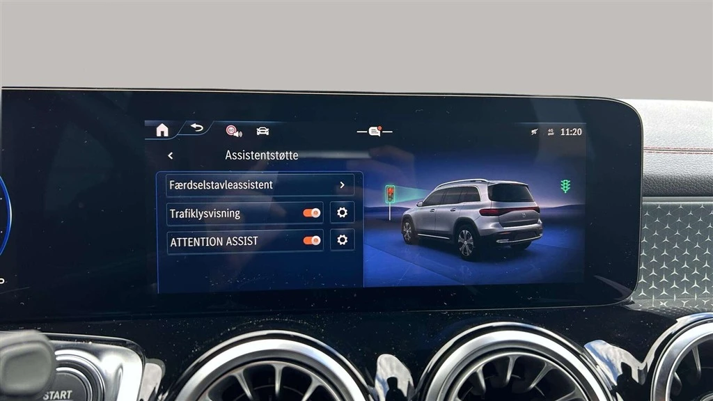 Mercedes-Benz-EQB-image-20