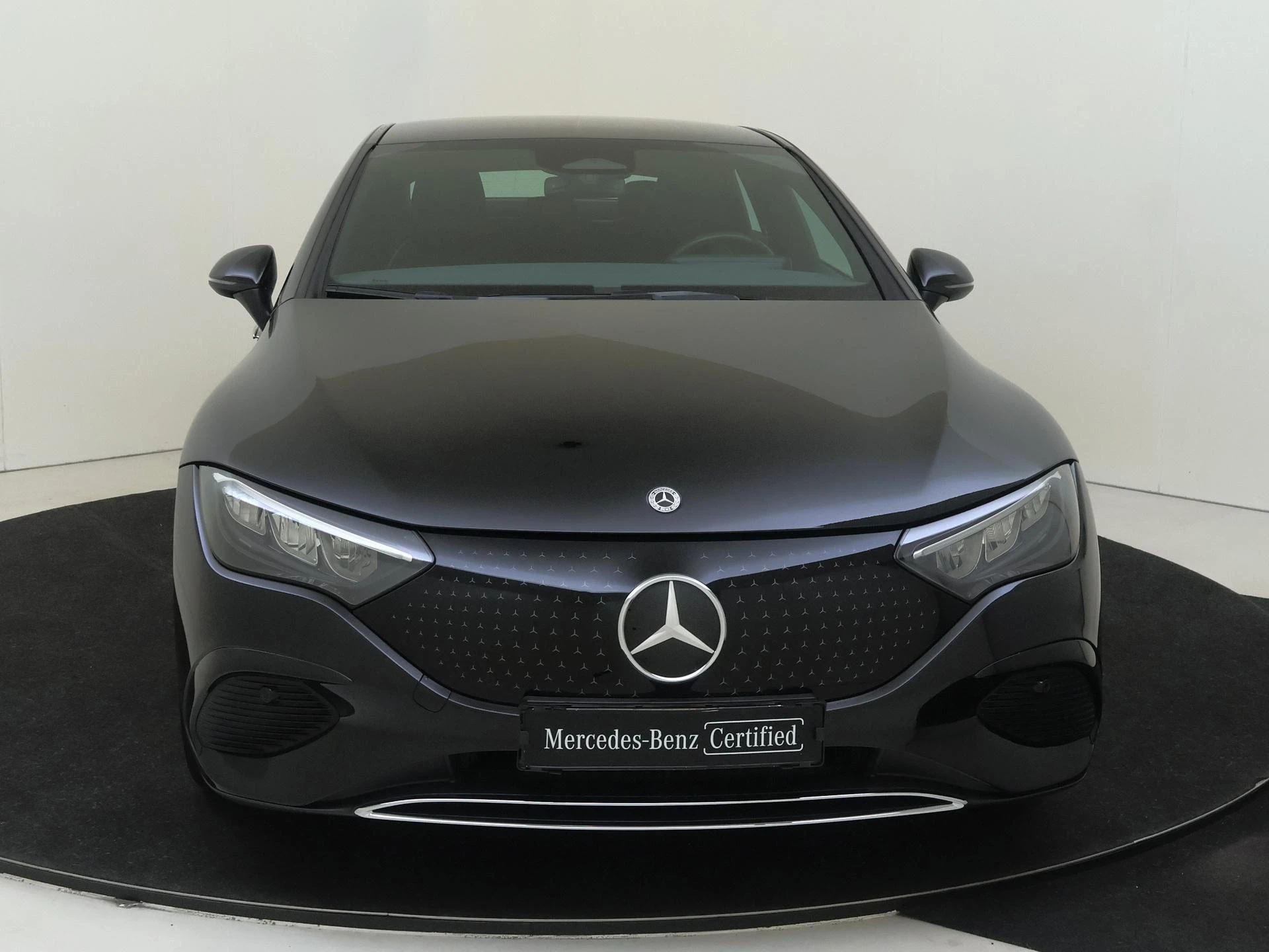 Mercedes-Benz-EQE-image-5