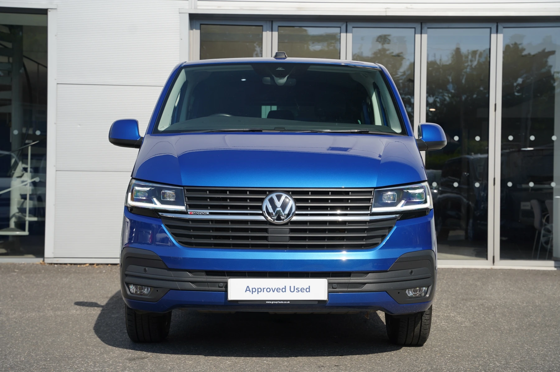 Volkswagen-Transporter-image-6
