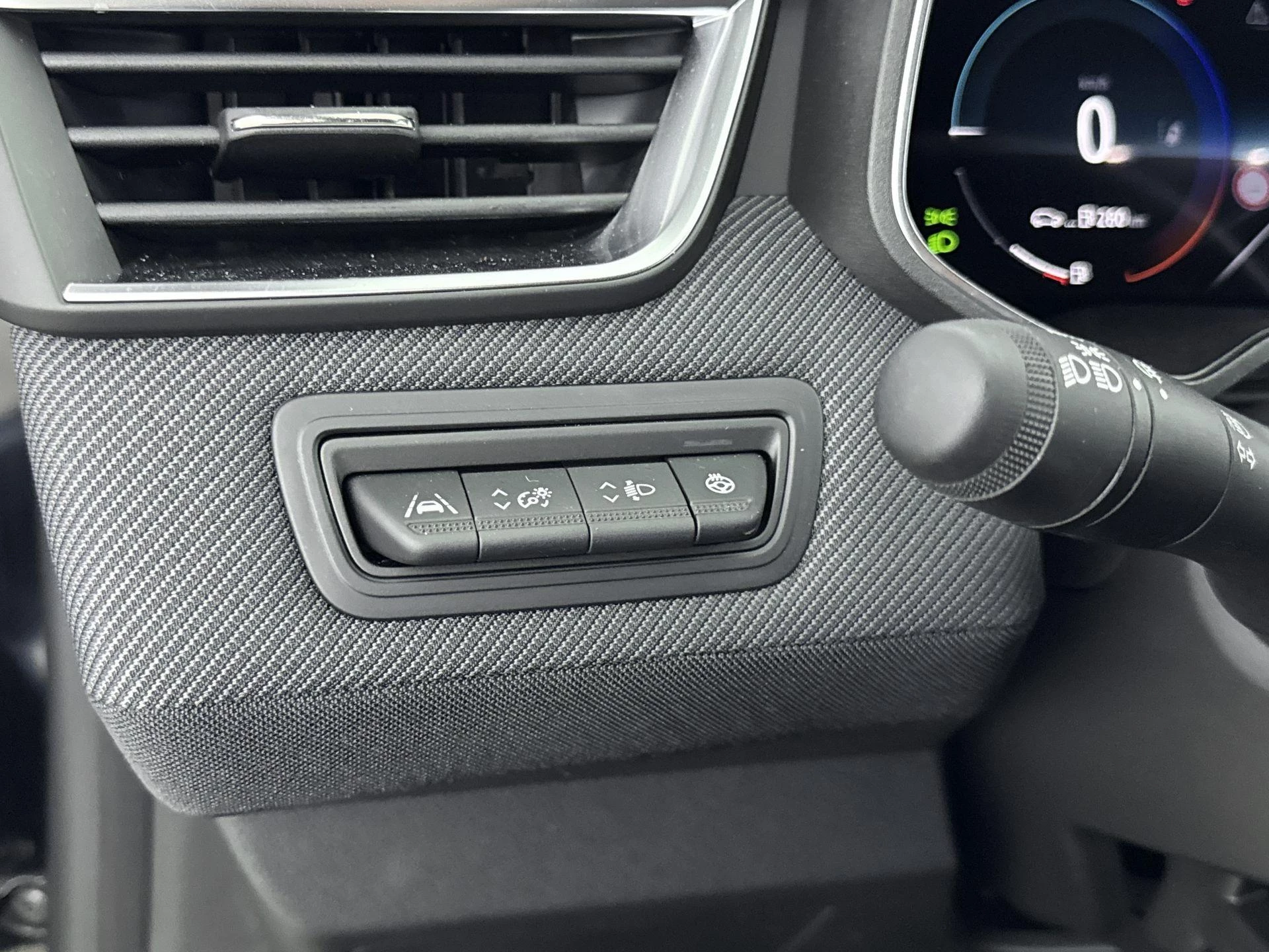 Renault-Clio-image-23