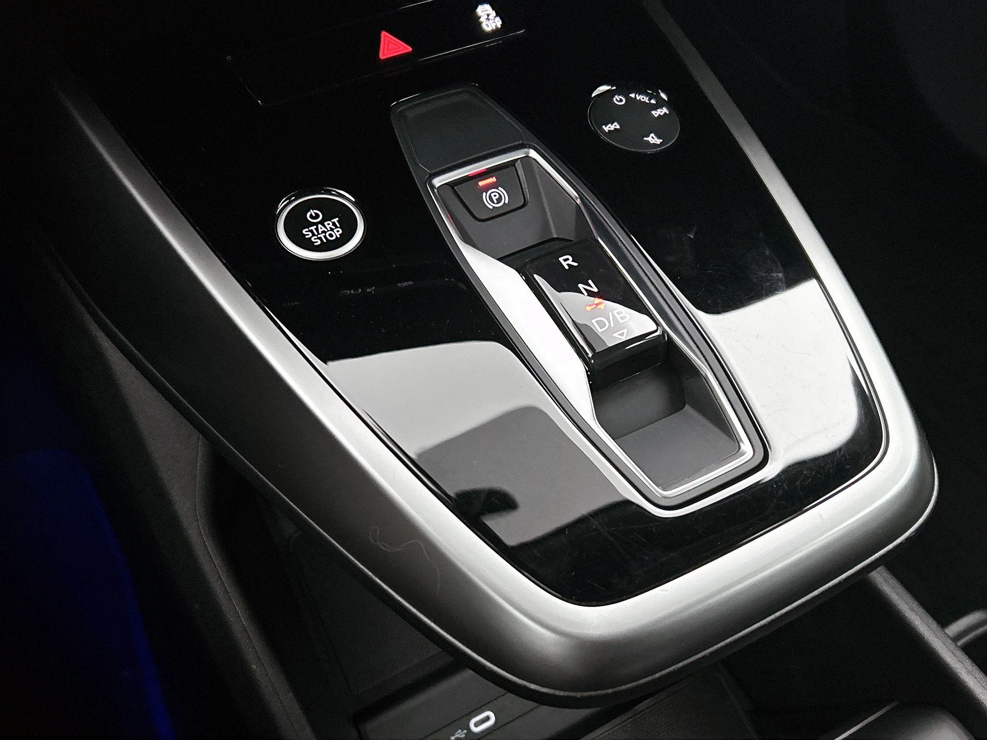 Audi-Q4 e-tron-image-16