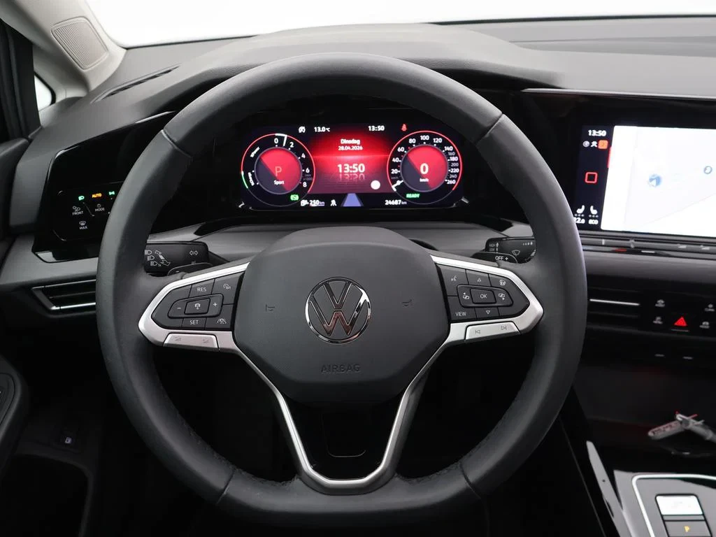 Volkswagen-Golf-image-19