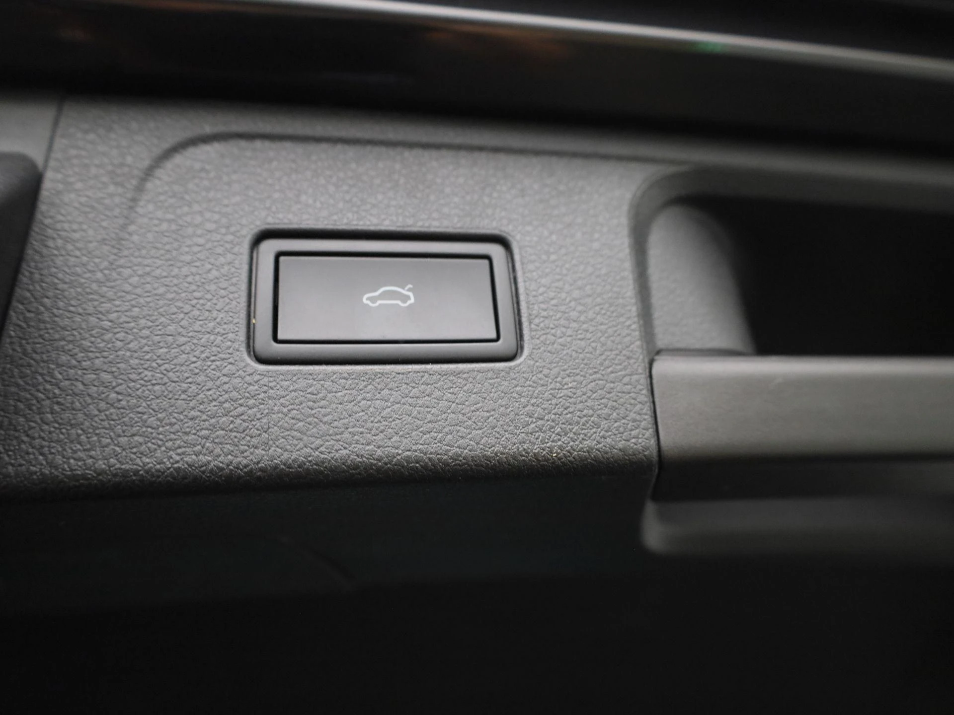 Volkswagen-Passat-image-14