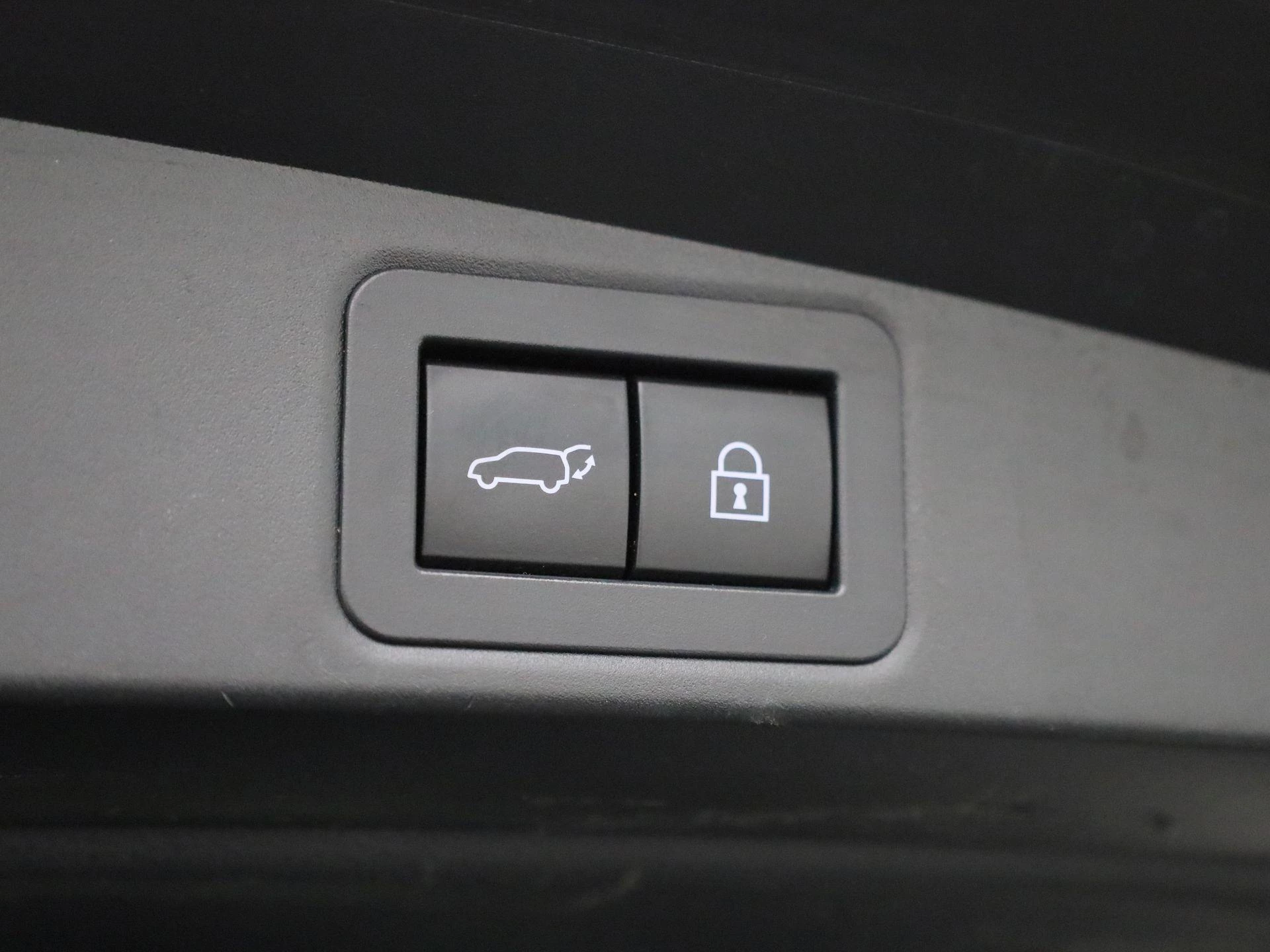 Toyota-Corolla Touring Sports-image-12