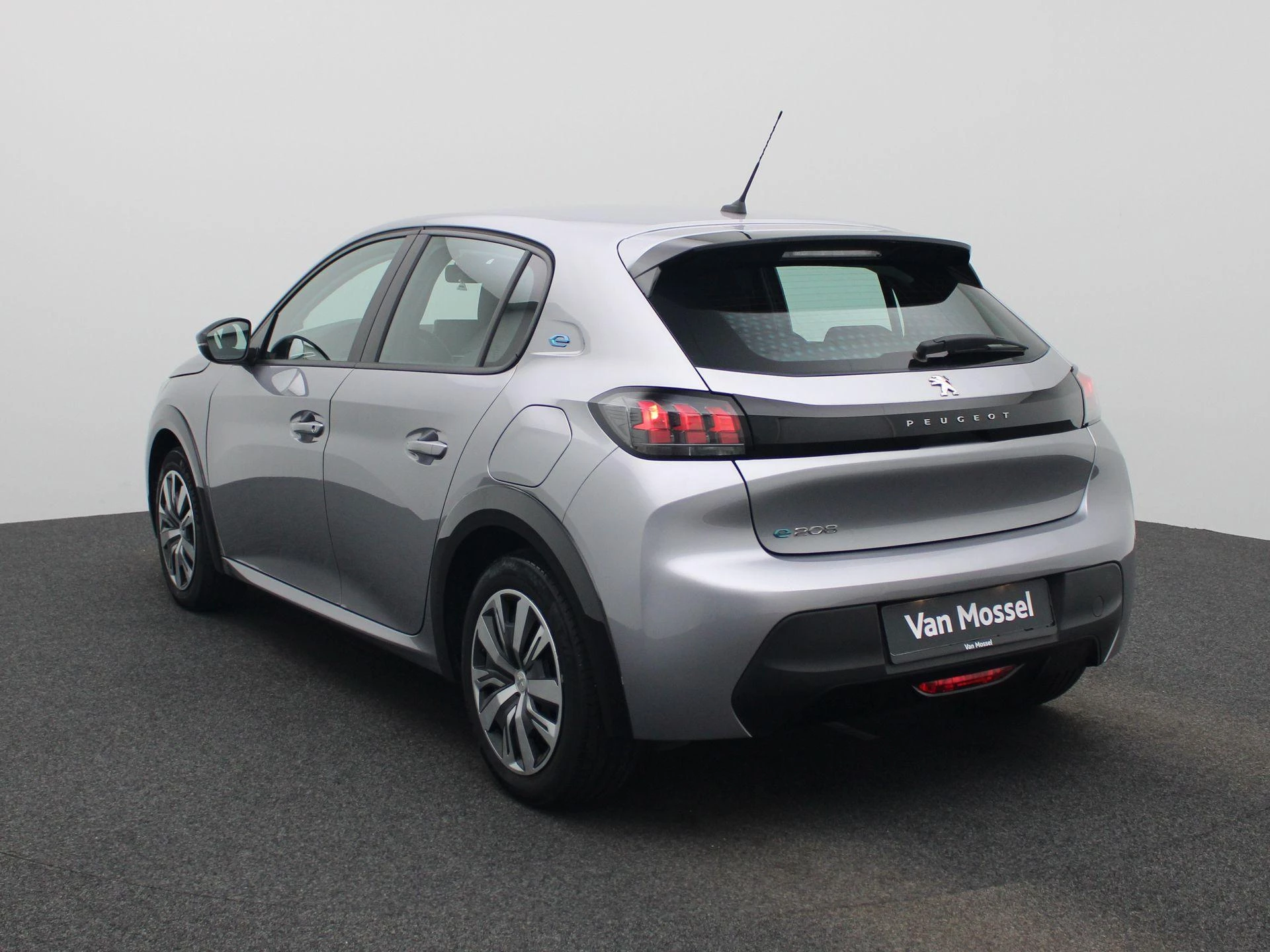 Peugeot-e-208-image-1