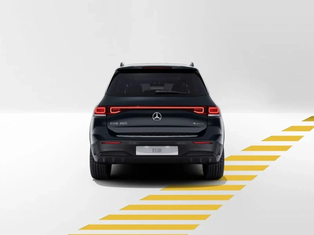 Mercedes-Benz-EQB 350-image-5