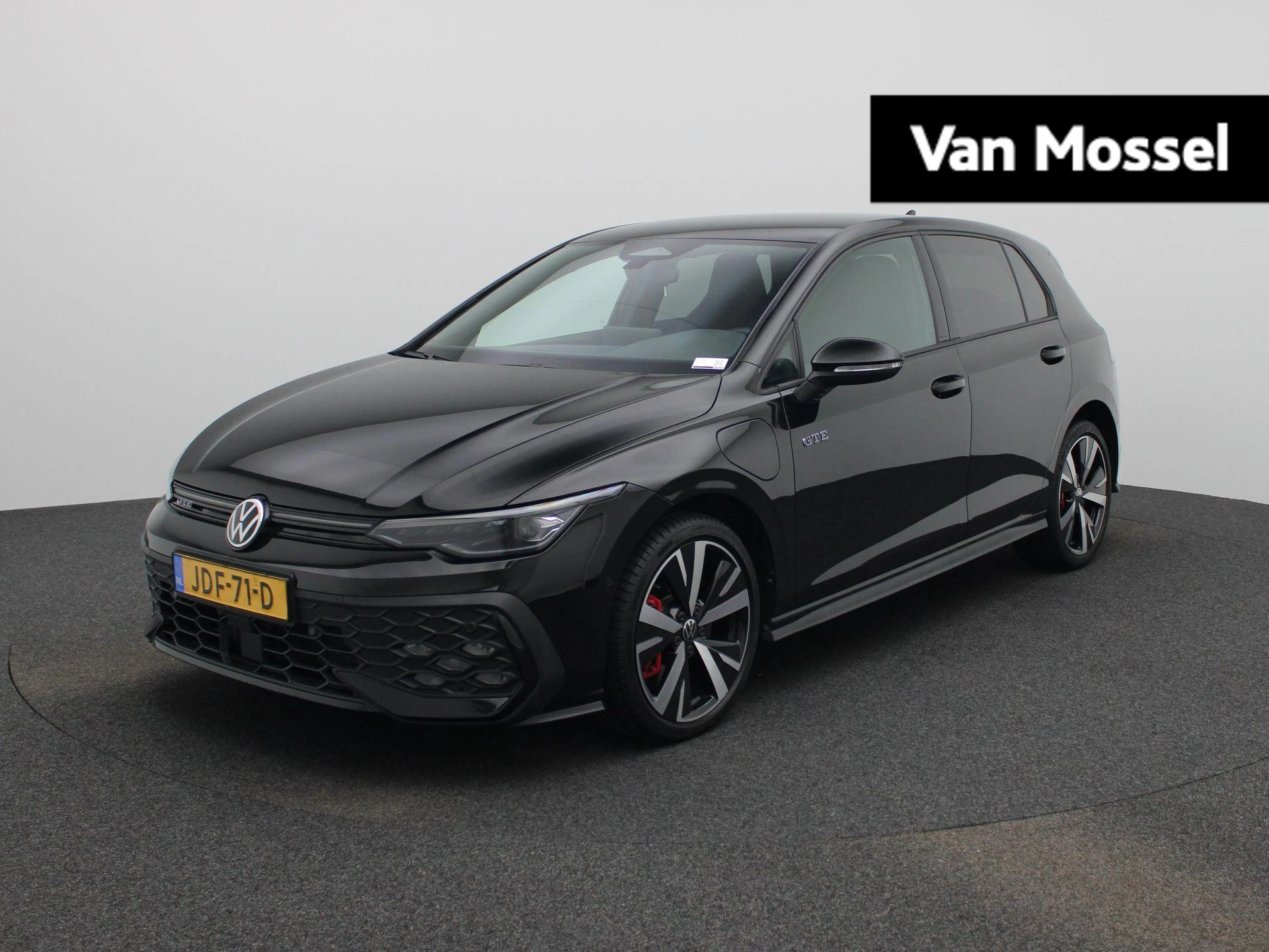 Volkswagen-Golf-image-0