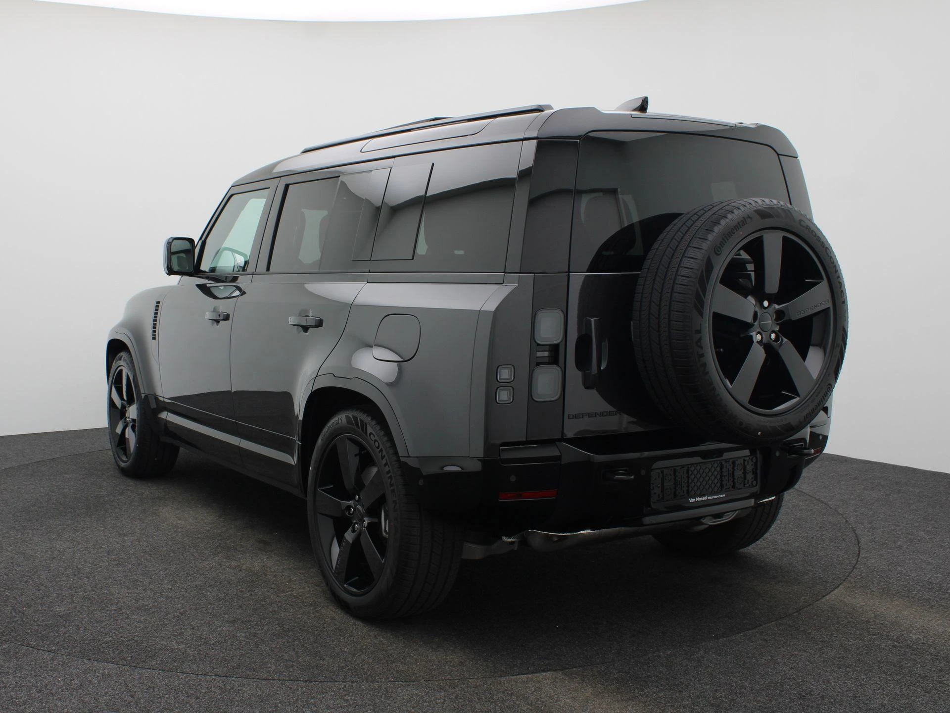 Land Rover-Defender-image-1