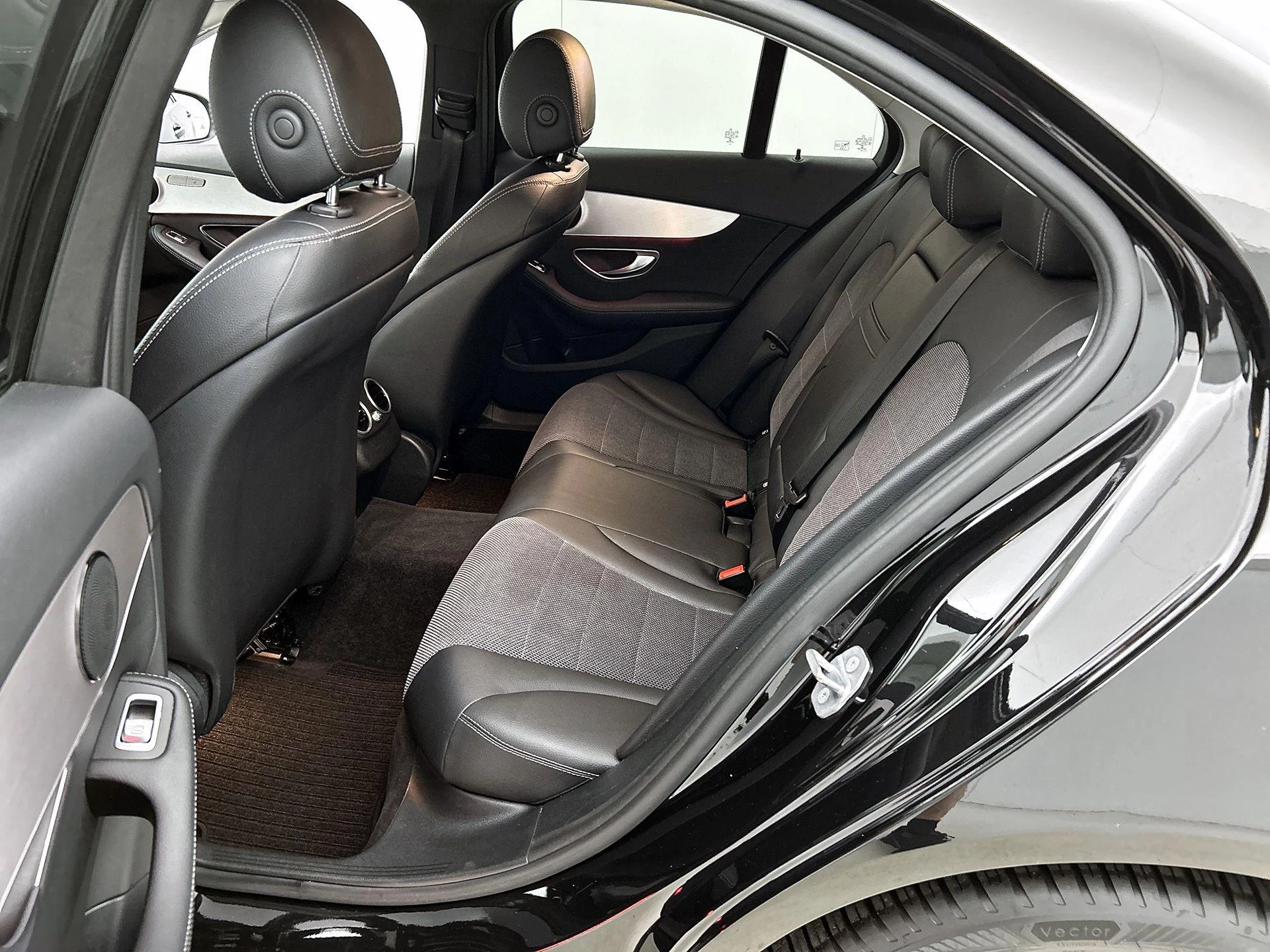 Mercedes-Benz C-Klasse 180 Premium Pack