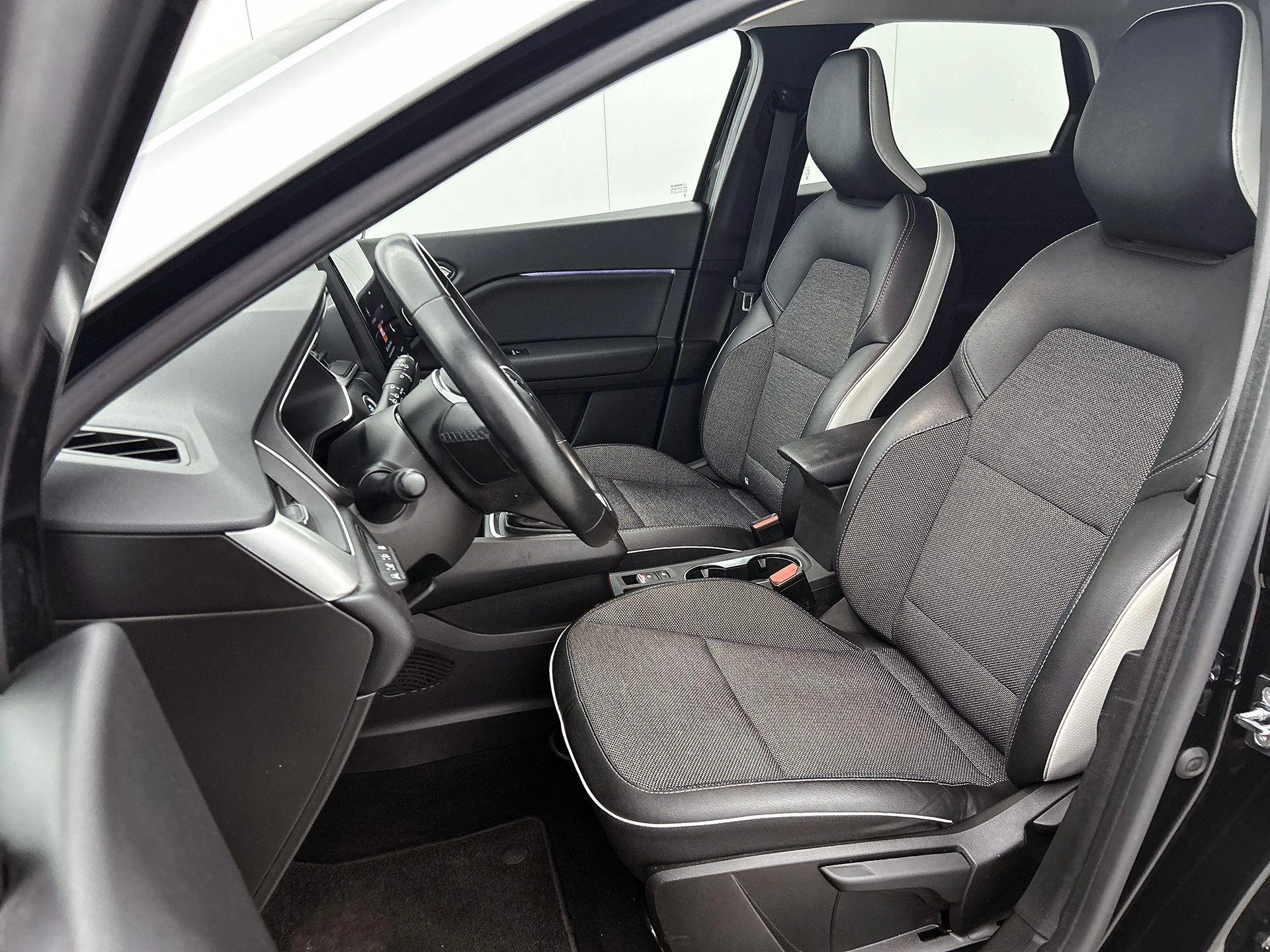 Renault-Captur-image-38