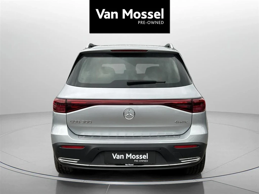 Mercedes-Benz-EQB-image-5