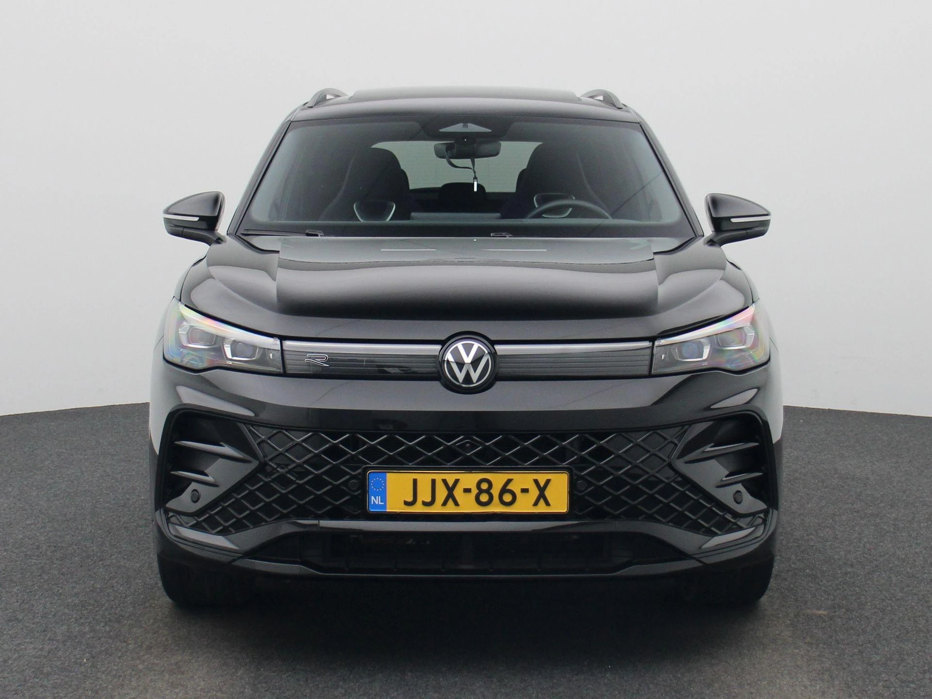 Volkswagen-Tiguan-image-2