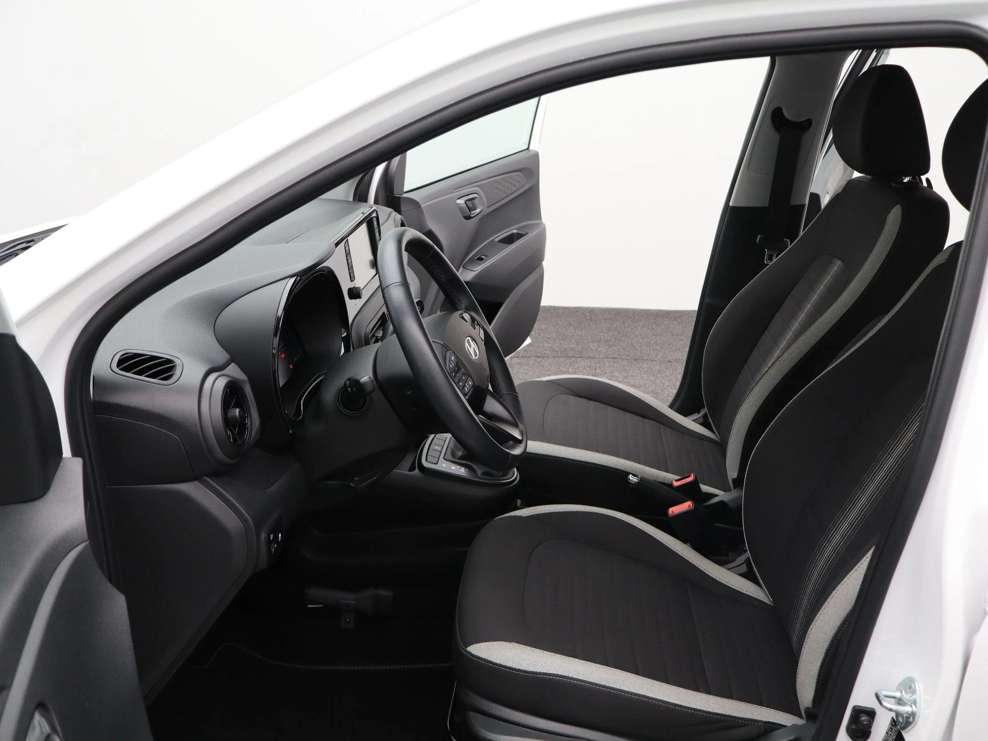 Hyundai-i10-image-11