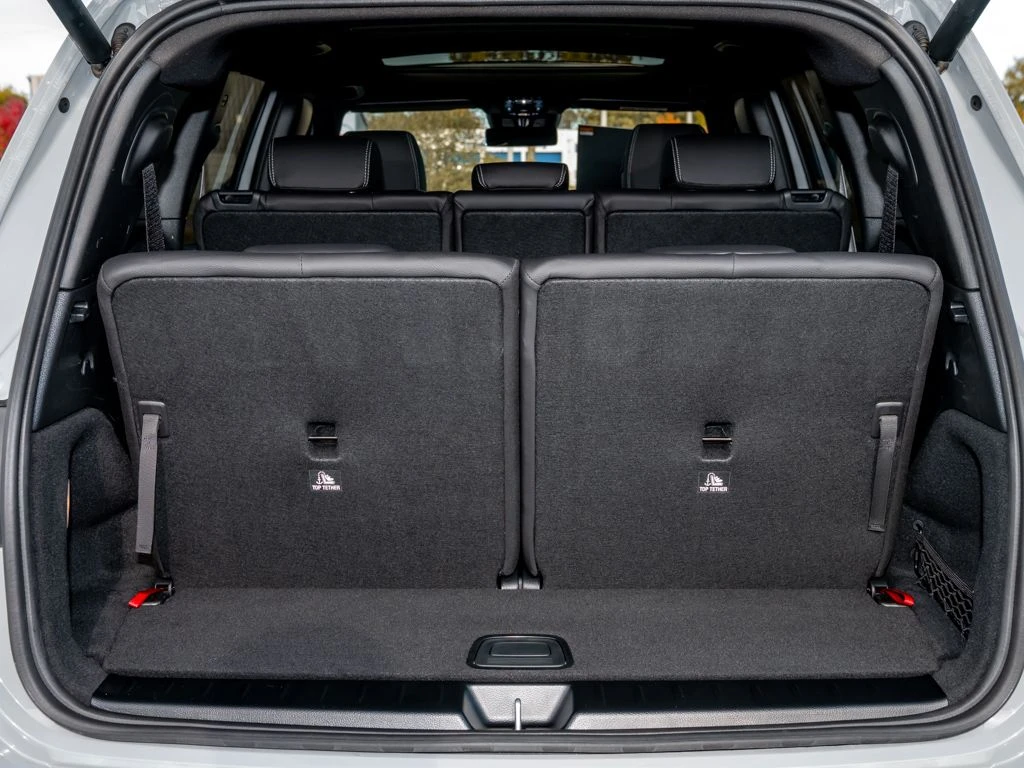 Mercedes-Benz-GLB 200 d-image-15