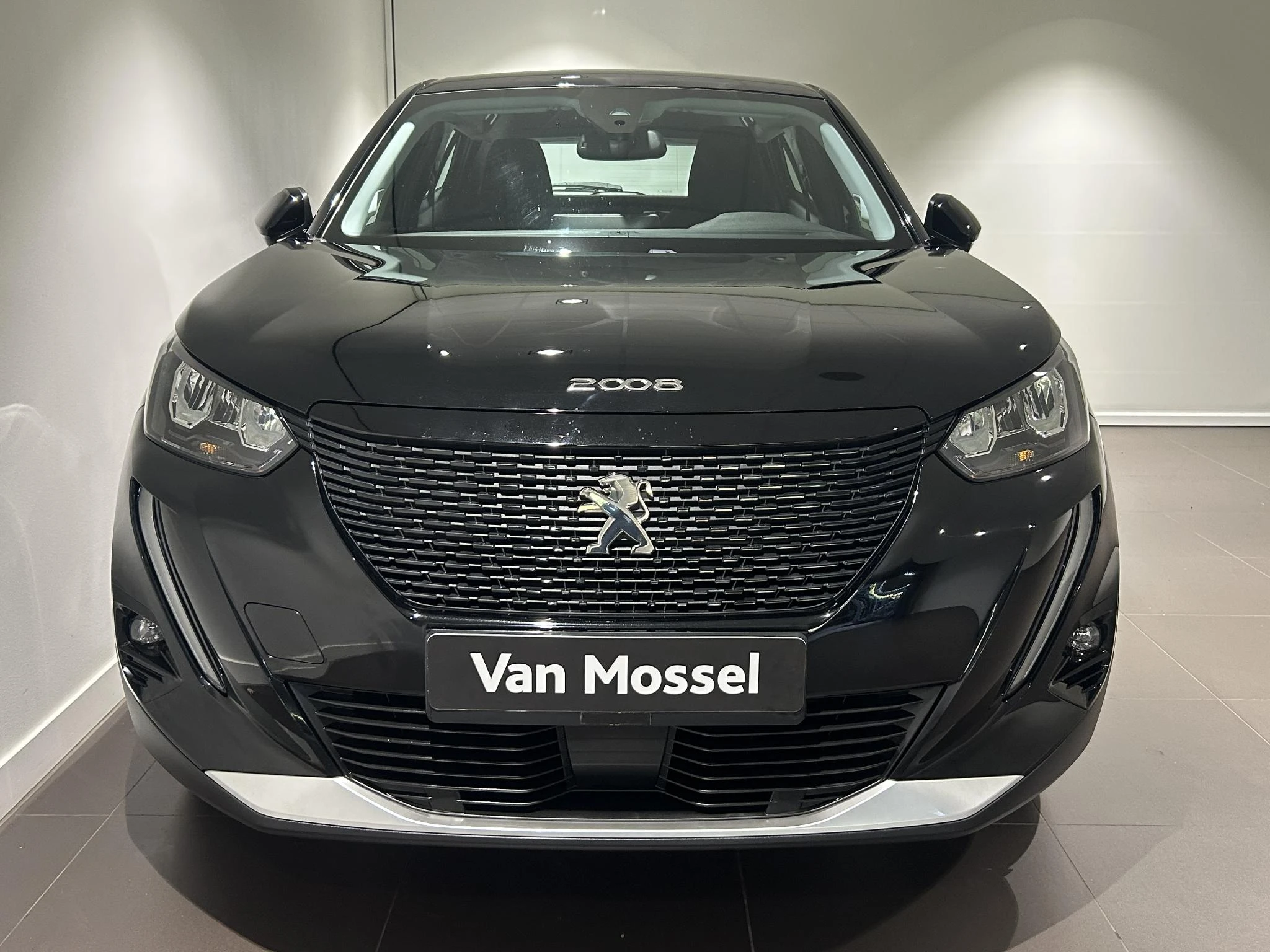 Peugeot-e-2008-image-2