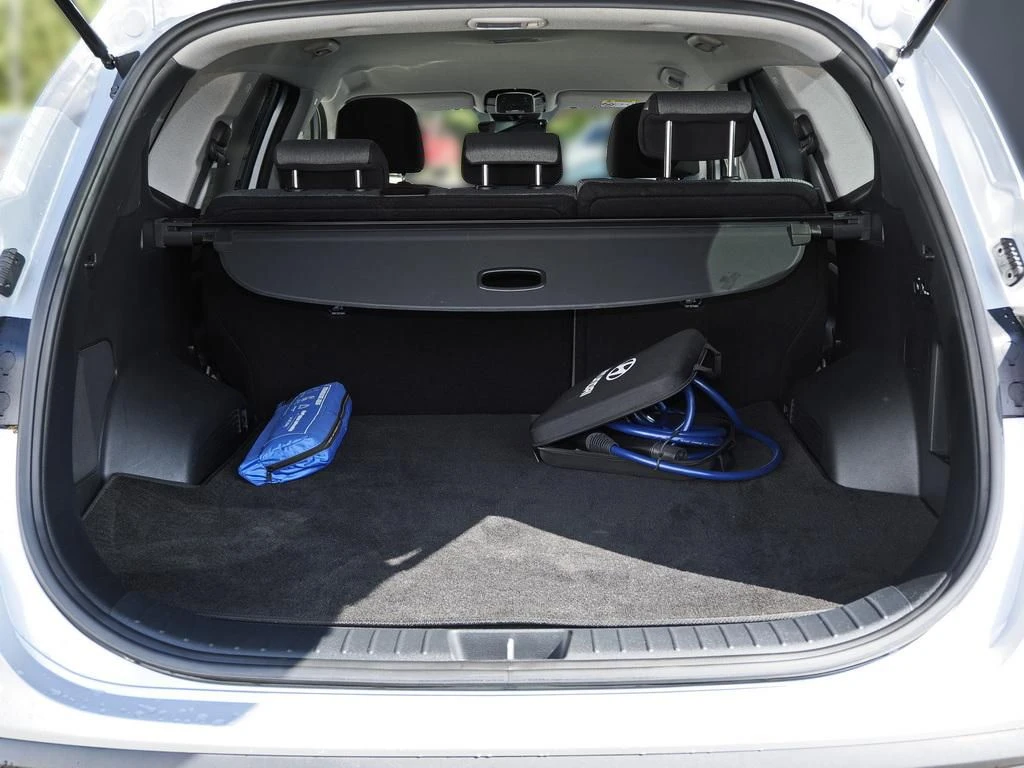 Hyundai-Santa Fe-image-15