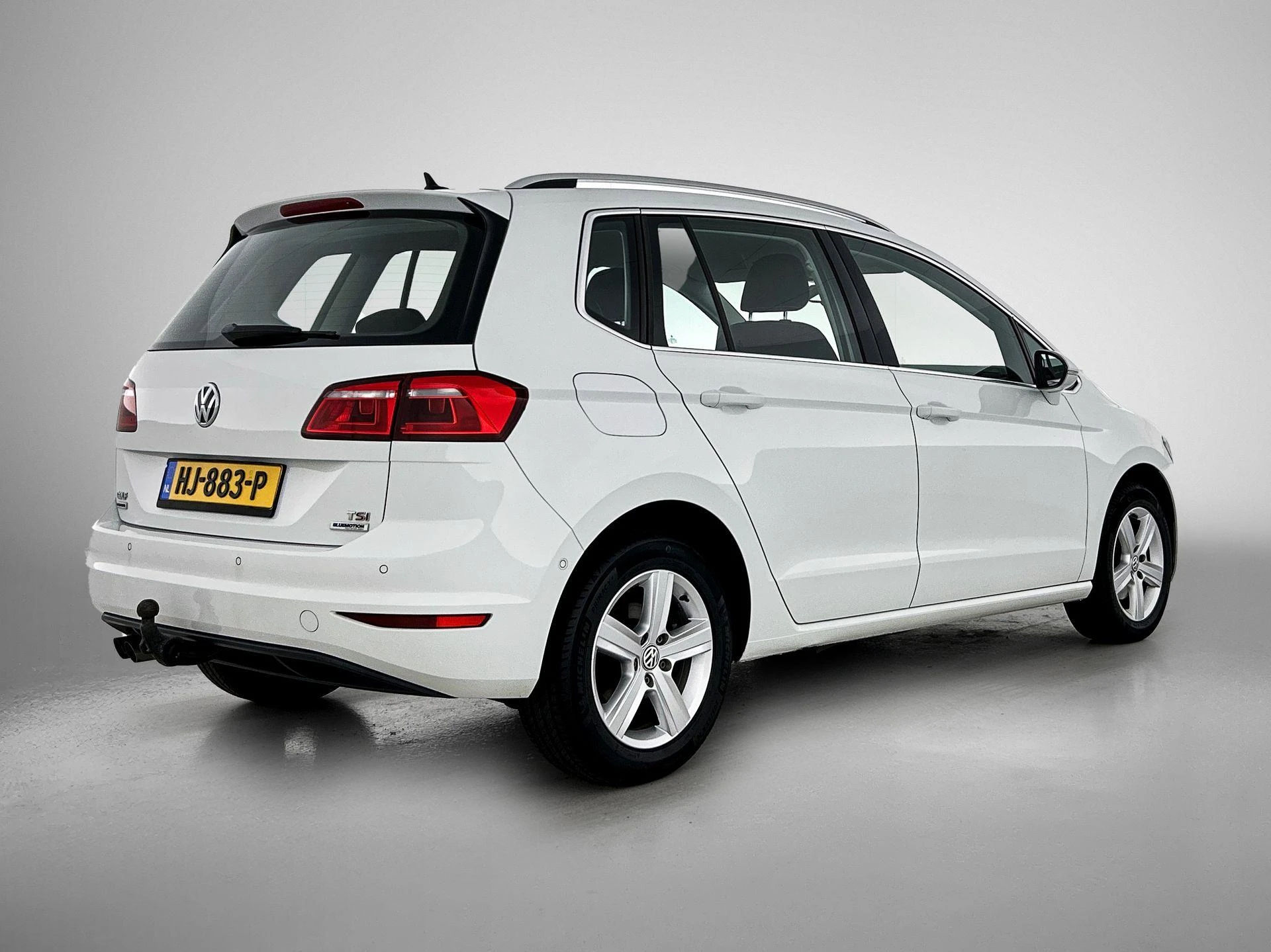 Volkswagen-Golf Sportsvan-image-3