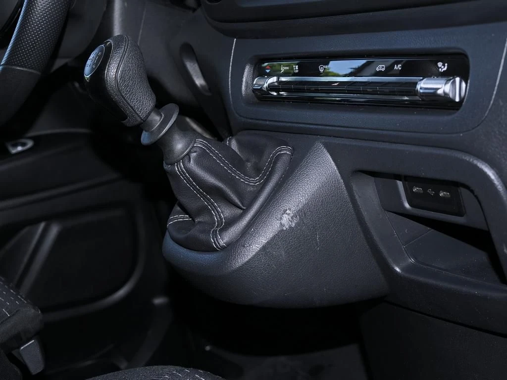 Mercedes-Benz-Vito 116-image-11