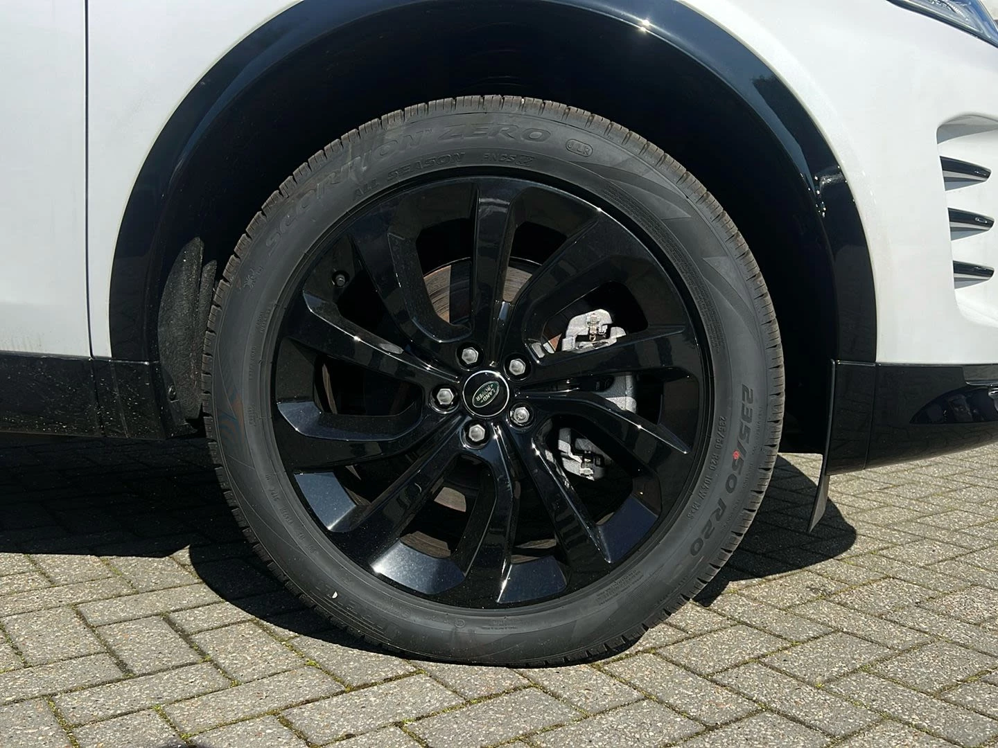 Land Rover-Discovery Sport-image-17