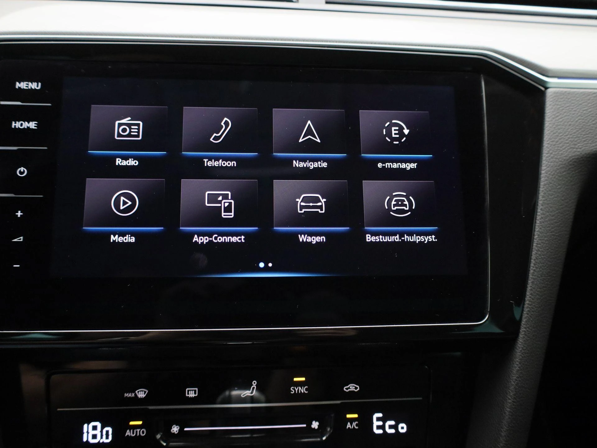 Volkswagen-Passat-image-18