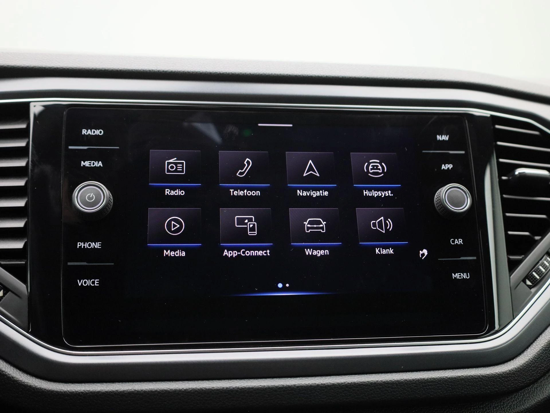 Volkswagen-T-Roc-image-31