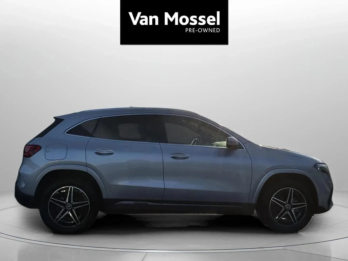 Mercedes-Benz-EQA-image-3