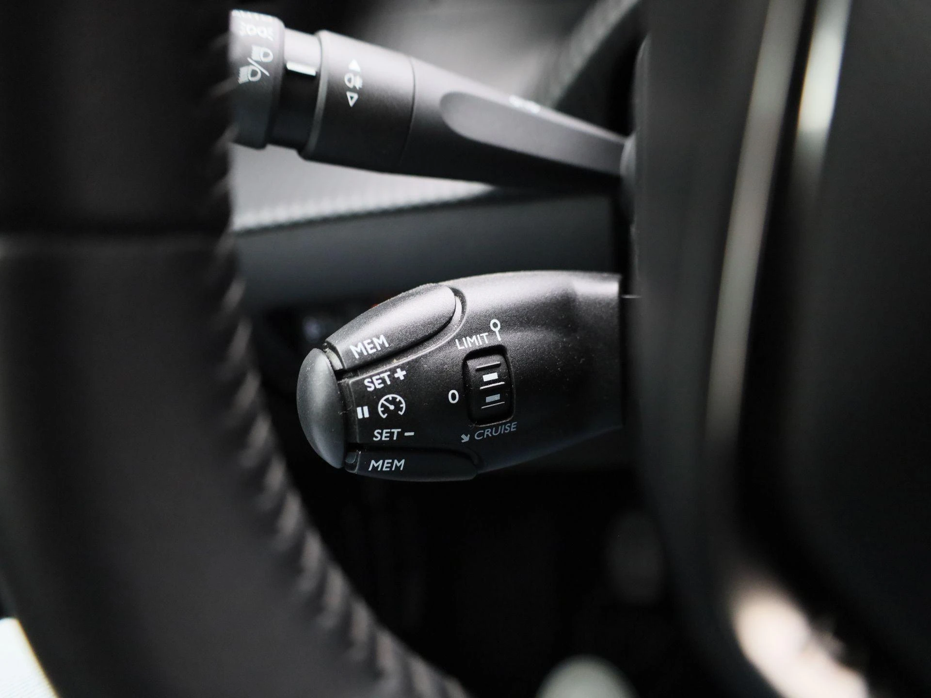 Peugeot-208-image-18