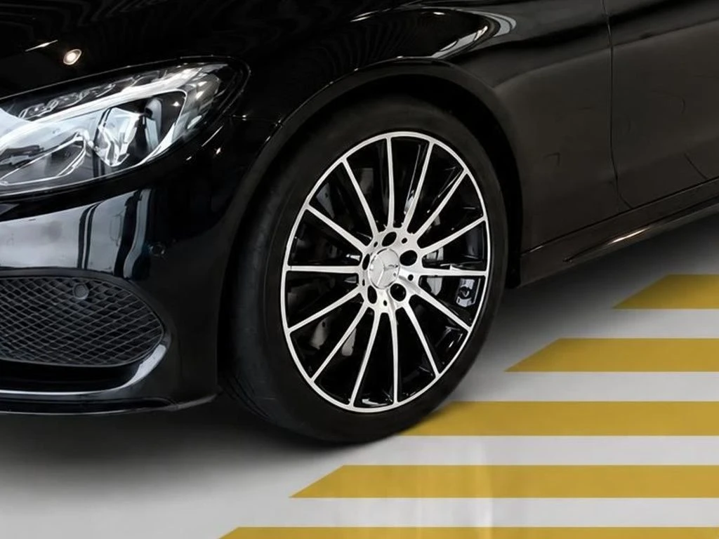 Mercedes-AMG-C-Klasse 43-image-4