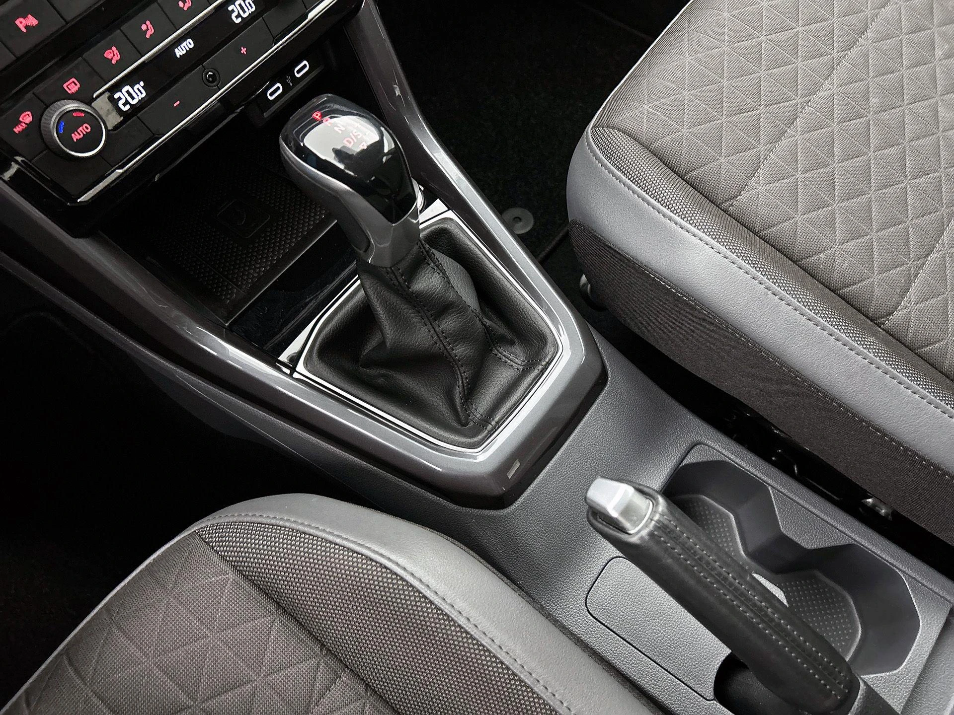 Volkswagen-T-Cross-image-24