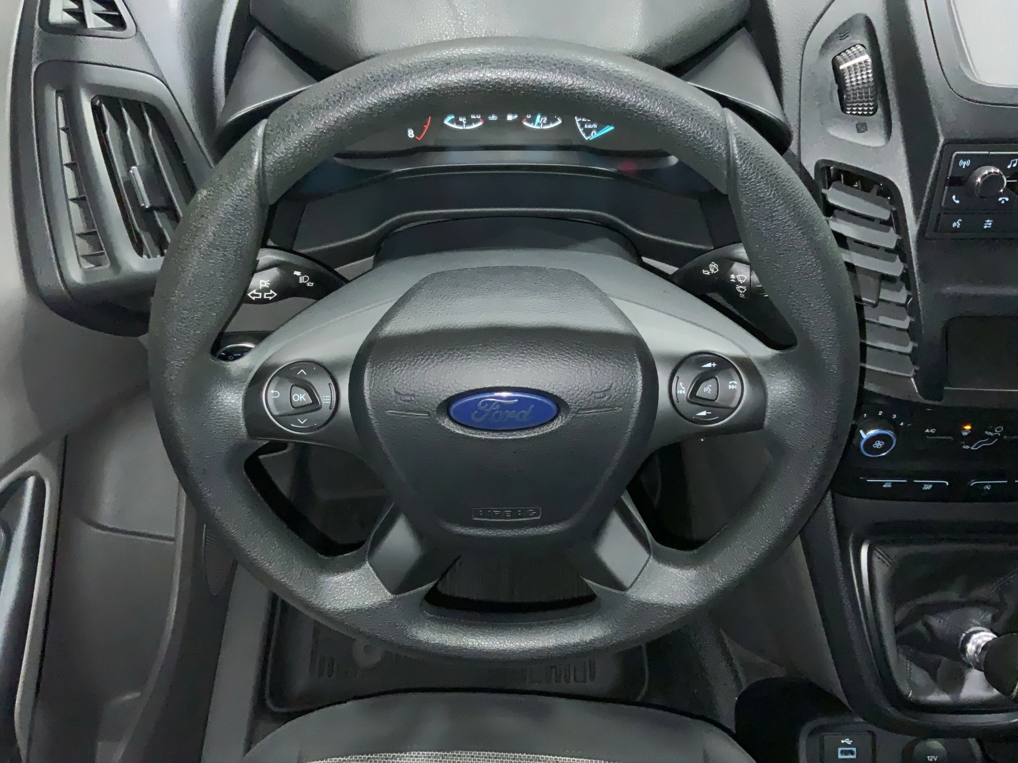 Ford-Transit Connect-image-11