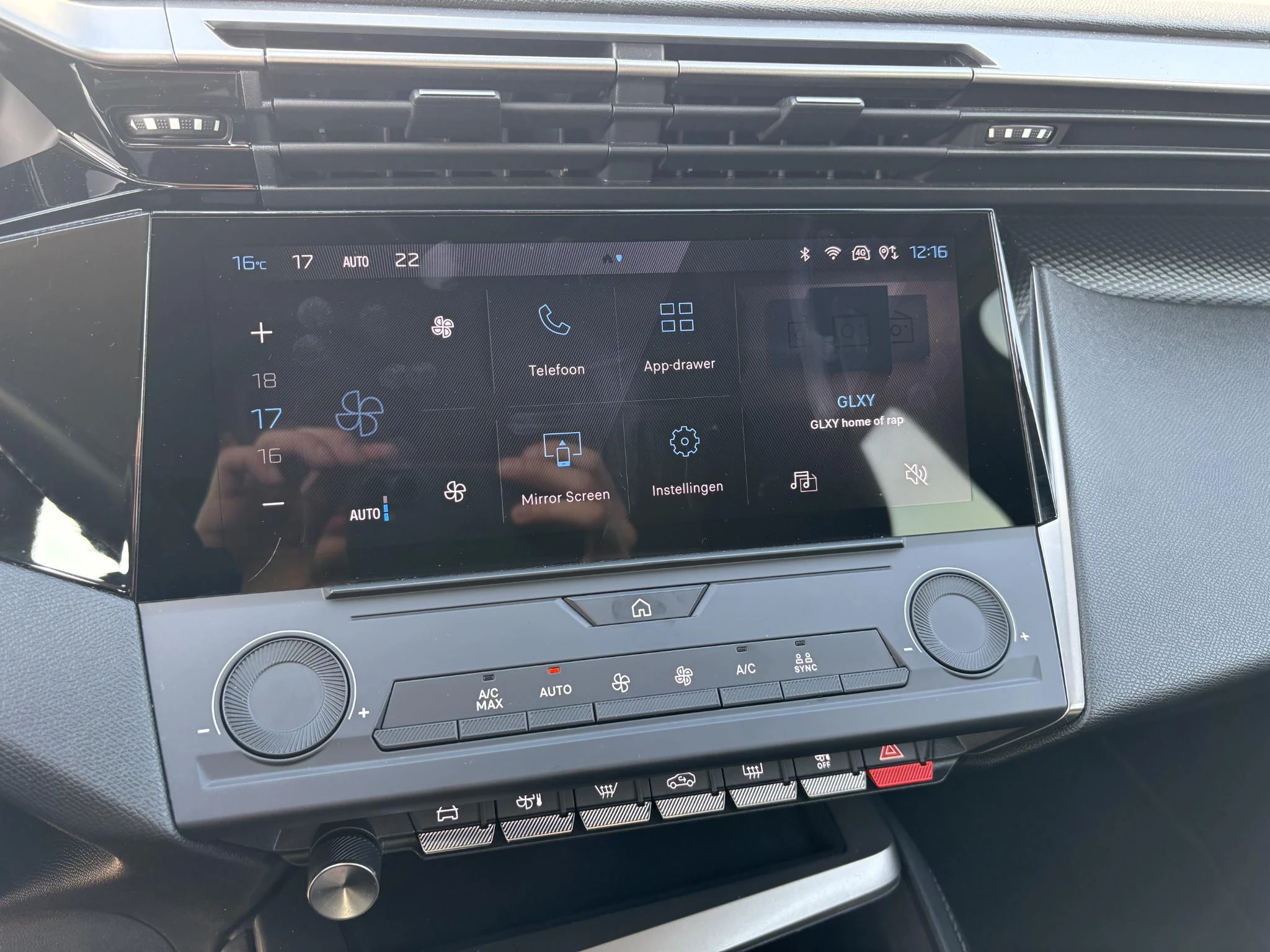Peugeot-308-image-14