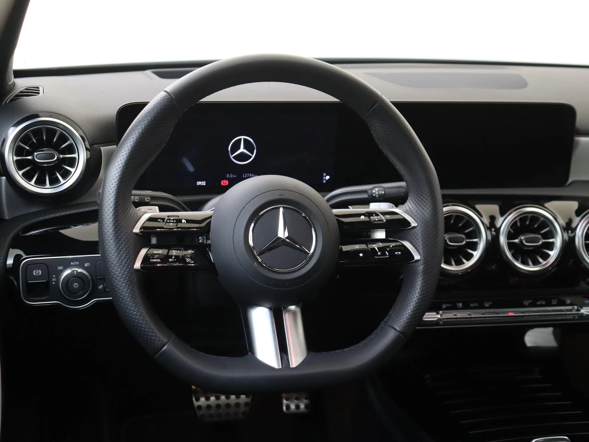 Mercedes-Benz A-Klasse 250 e Business Solution AMG