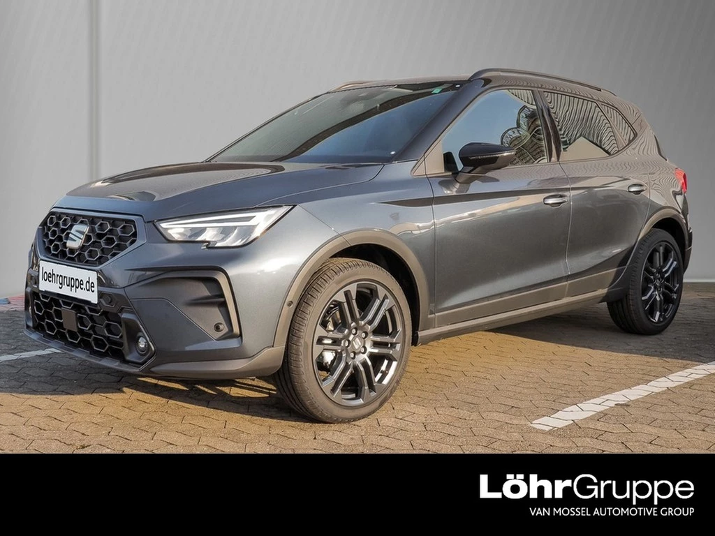 SEAT-Arona-image-0