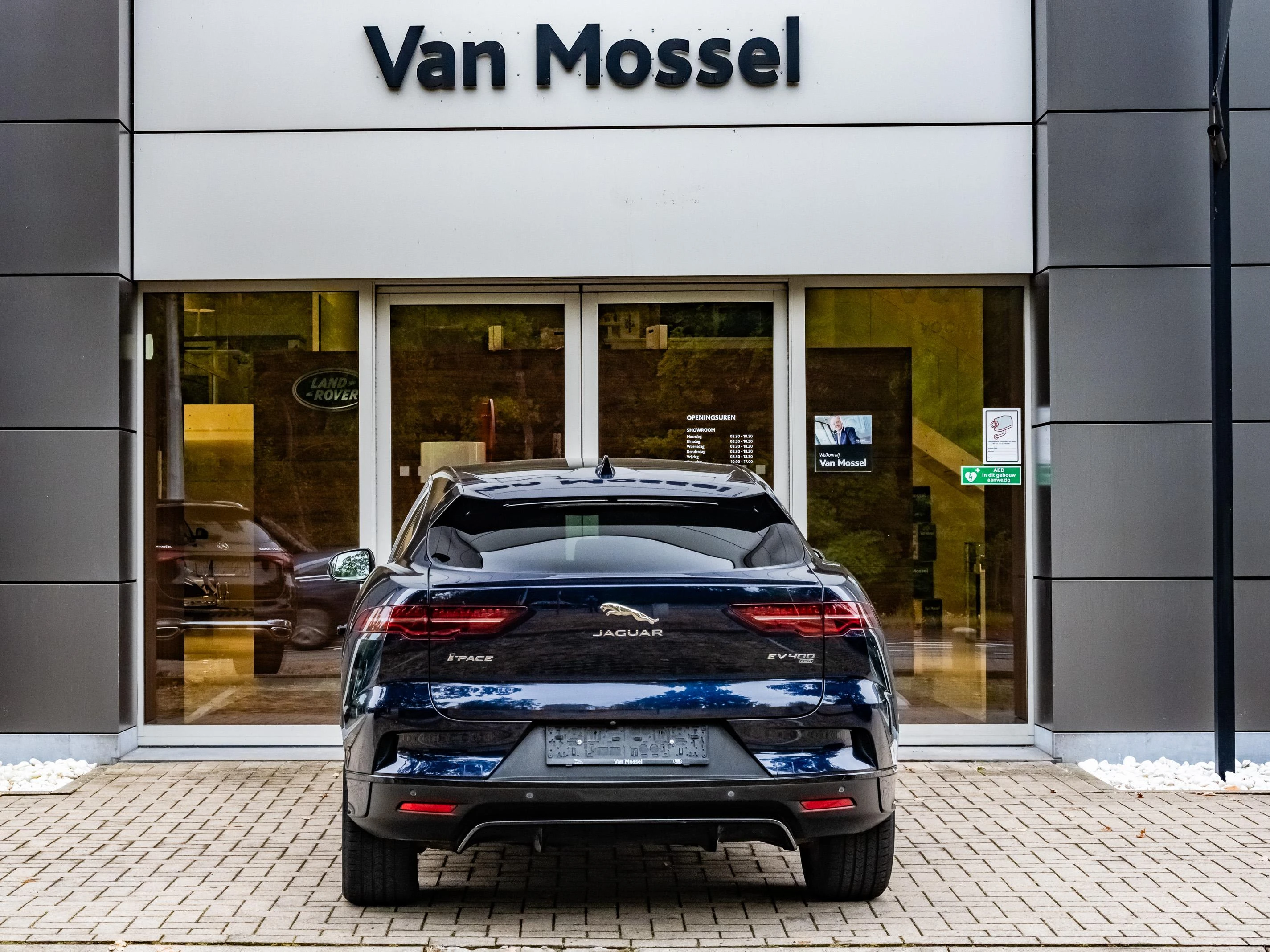 Jaguar-I-PACE-image-4