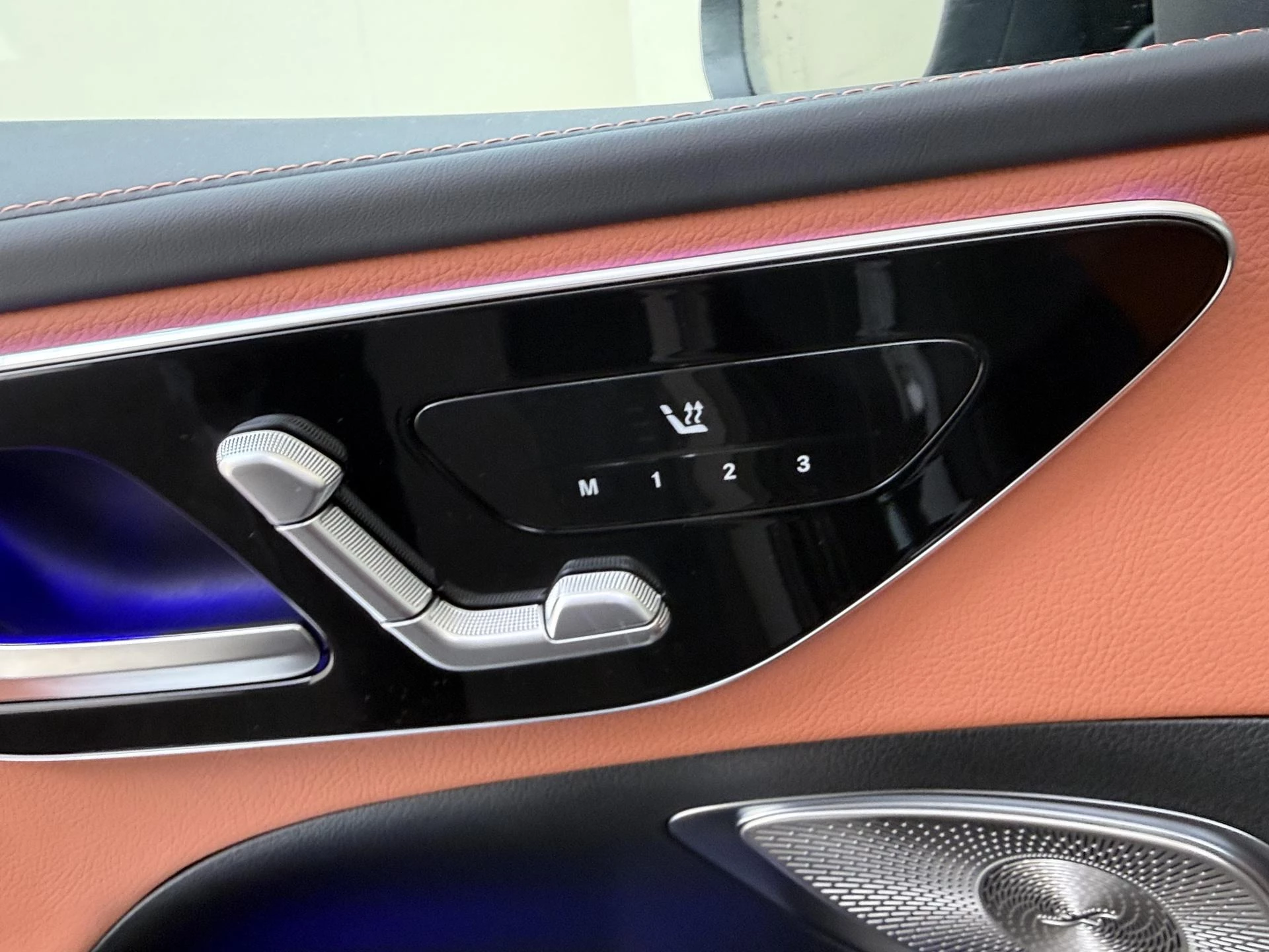 Mercedes-Benz-C-Klasse-image-25