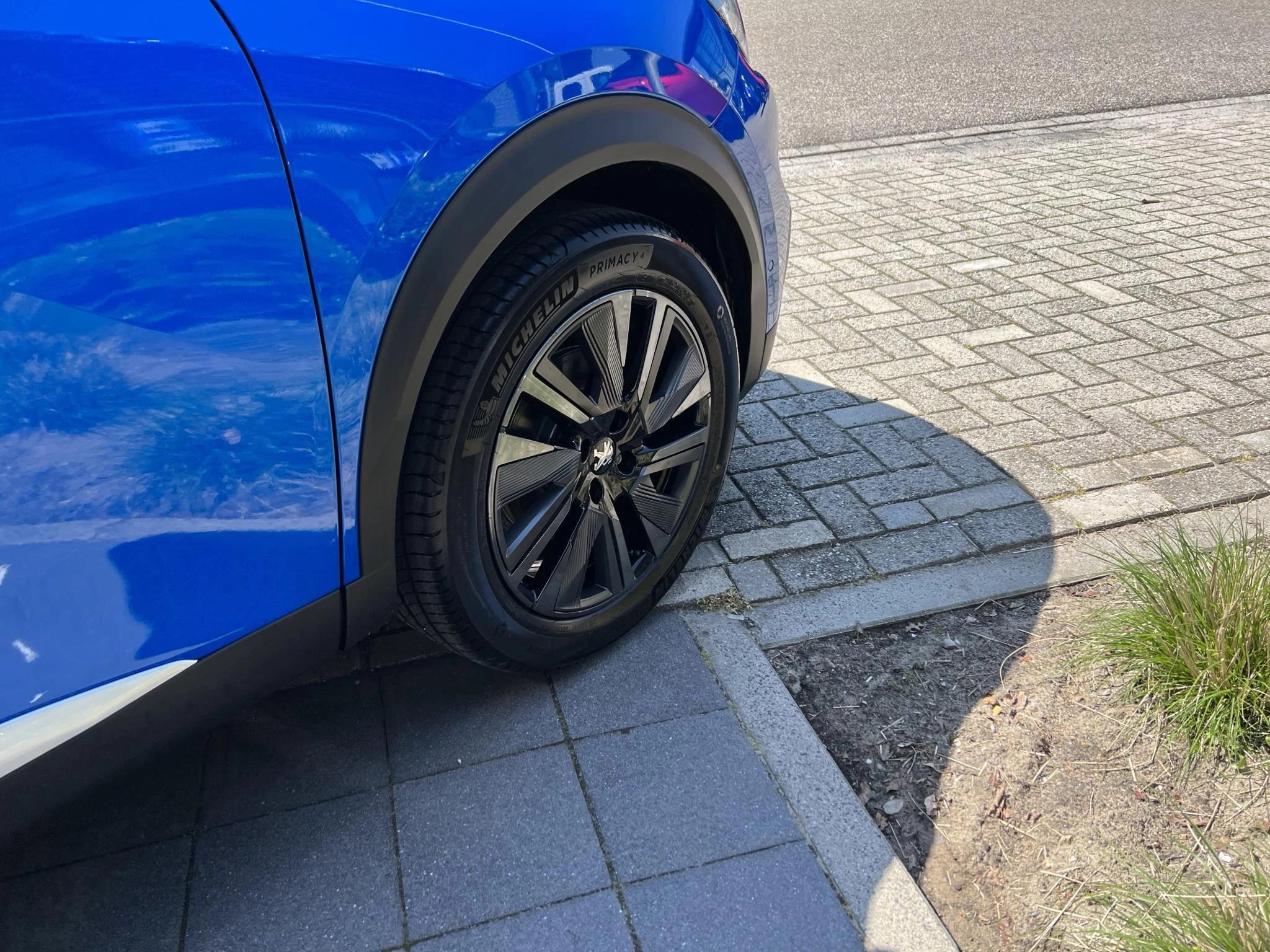 Peugeot-e-2008-image-16