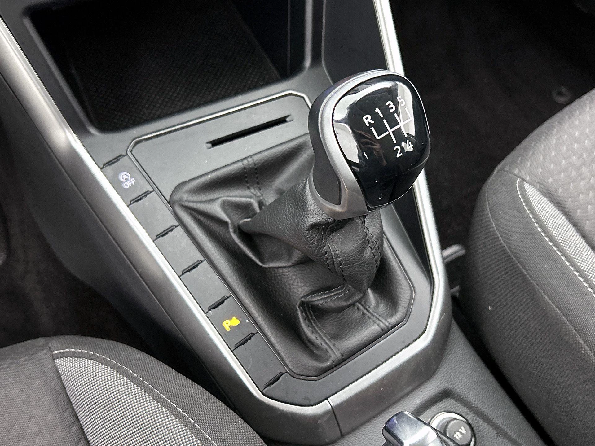 Volkswagen-Taigo-image-24
